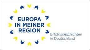 Logo: Europa in meiner Region als Schriftzug in der Mitte, kreisförmig darum sind kleine gelbe und blaue Pfeile angeordnet, daneben die Zeile: Erfolgsgeschichten in Deutschland