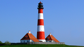 Der Leuchtturm Westerheversand (© Kurt F. Domnik / pixelio.de)