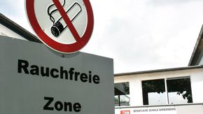 Schild mit der Aufschrift Rauchfreie Zone