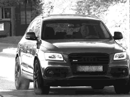 anthrazitfarbener Audi SQ5