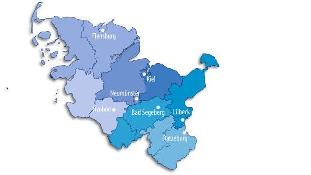 Schleswig-Holstein-Karte mit den einzelnen Kreisen und Polizeidirektionen in verschiedenen Blautönen