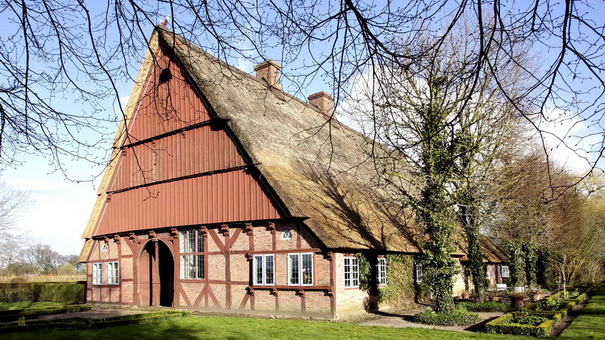 Bauernhaus in Horst, seitlicher Blick auf die Fachwerkfassade